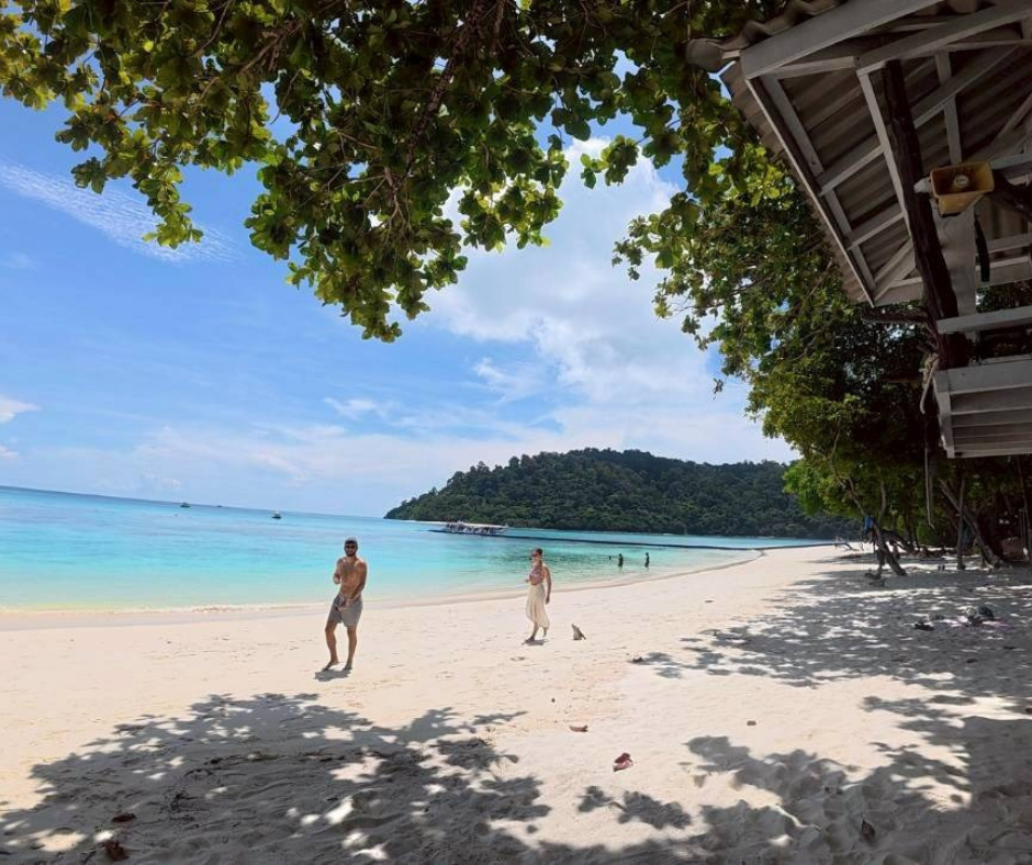 tour-listing-details-slide