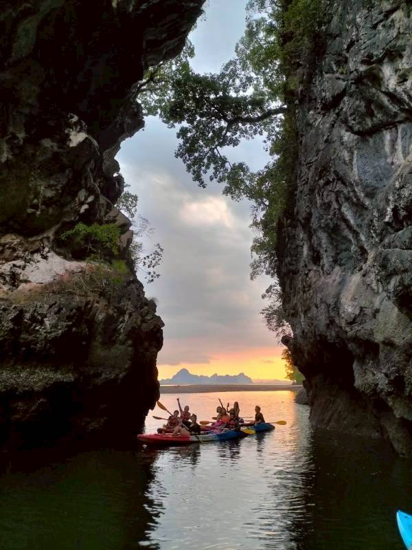 tour-listing-details-slide