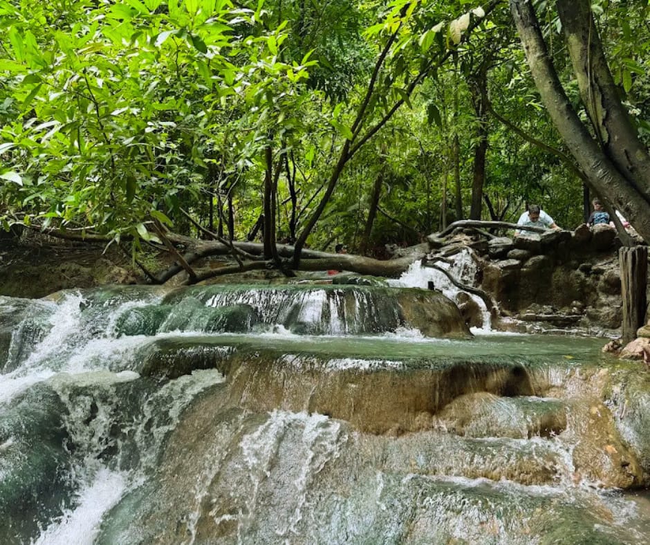 tour-listing-details-slide