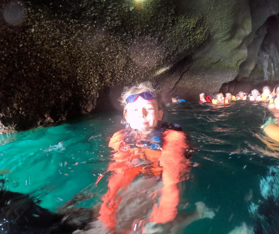 tour-listing-details-slide