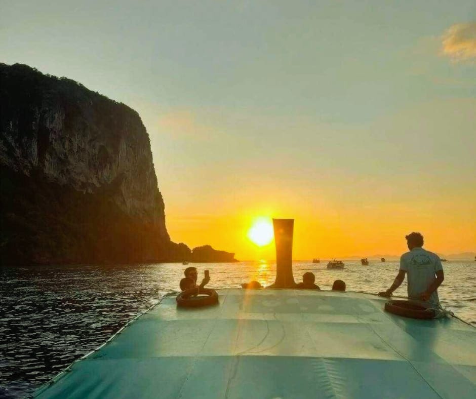 tour-listing-details-slide