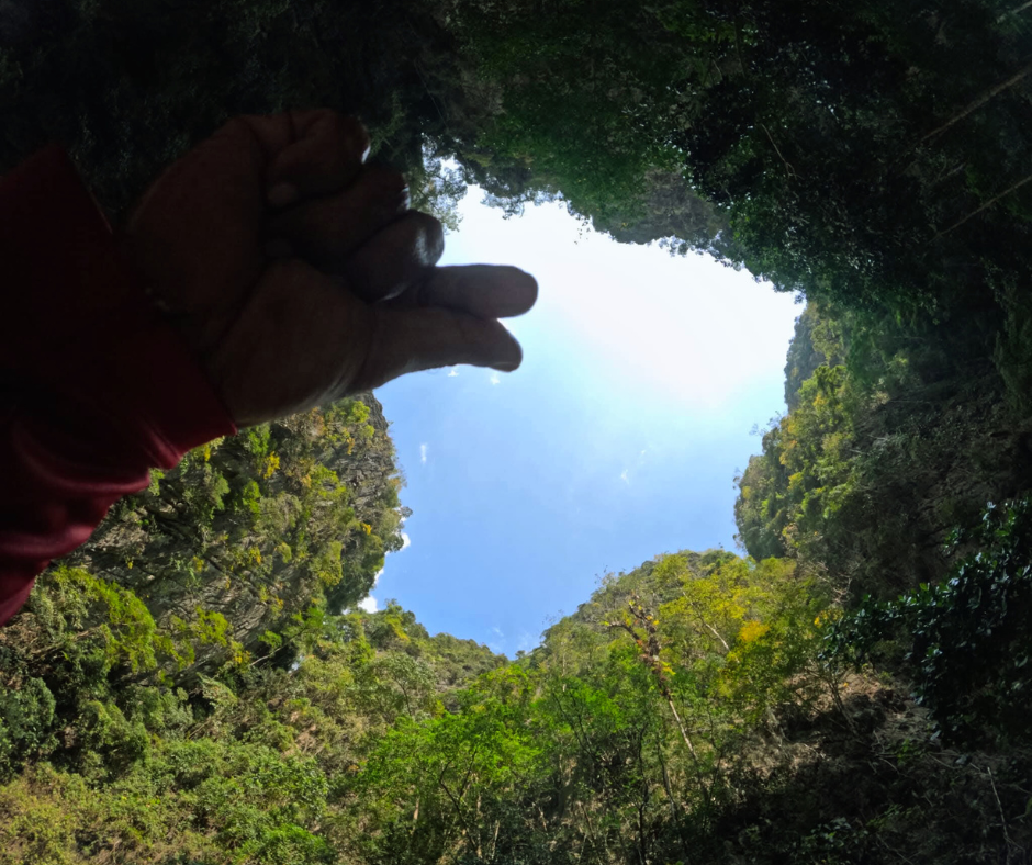 tour-listing-details-slide