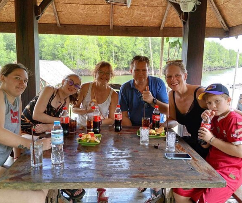 tour-listing-details-slide