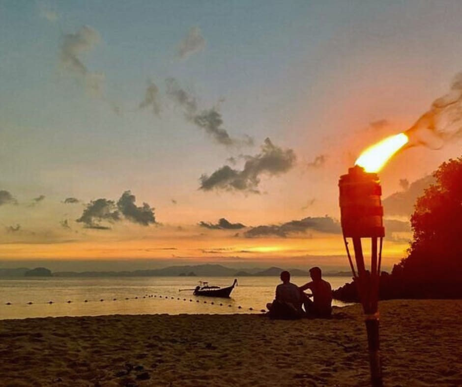 tour-listing-details-slide