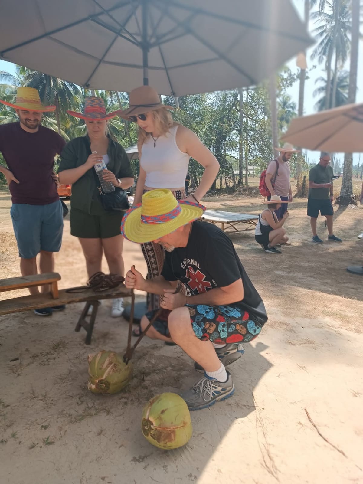 tour-listing-details-slide